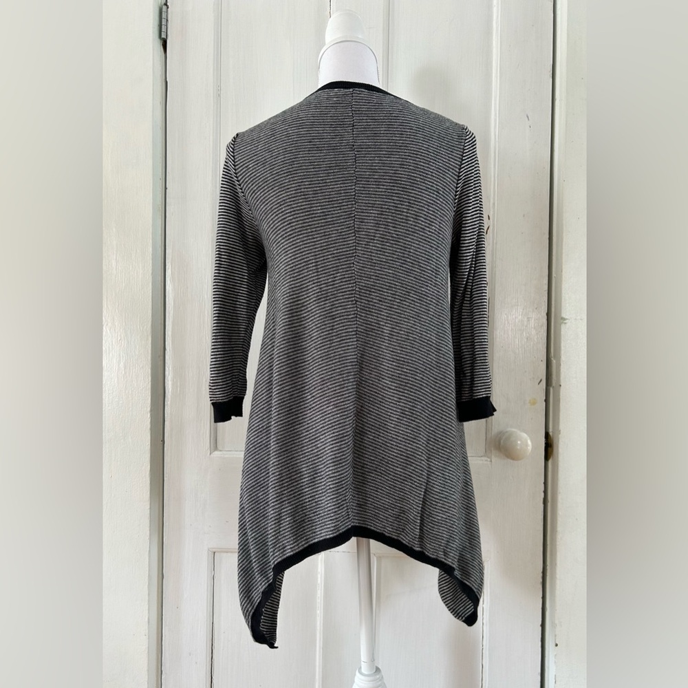 Jessica Simpson Black and White 3/4 Sleeve Maternity Sweater size Small - Picture 3 of 7